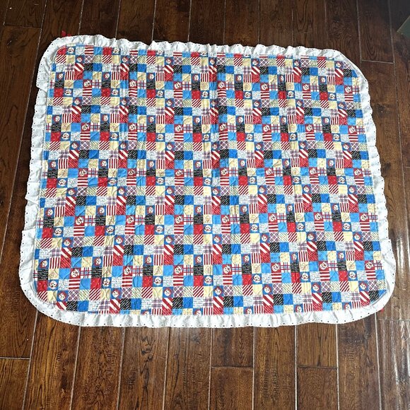 Vintage Raggedy Ann & Andy Baby 34" x 42" Quilt w/Lace Edges (2-sided) - Picture 8 of 9